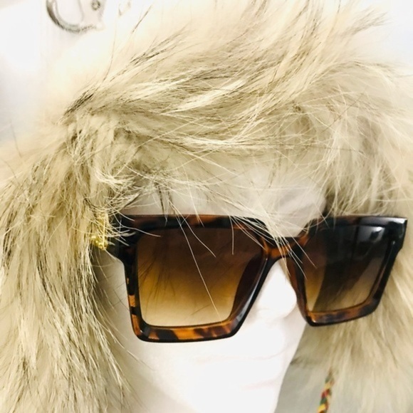 HOST PICK! Inuit hat circa 1960 - Picture 4 of 6